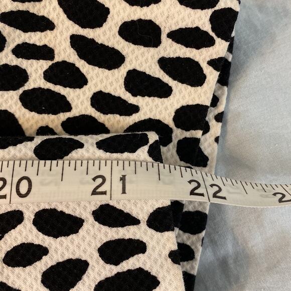 Talbots Black and White Spotted Slim Crop Pants Size 8P - Picture 6 of 7
